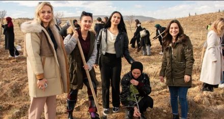 Eğitim Fakültesi öğrencileri fidanları toprakla buluşturdu